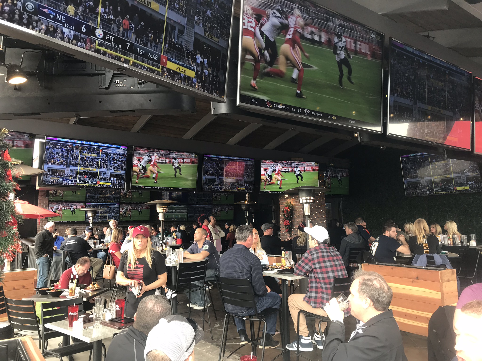 Winchell'S Restaurant And Bar Photos - mxm9t2m